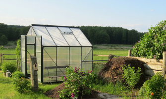 Why are polycarbonate greenhouses so popular