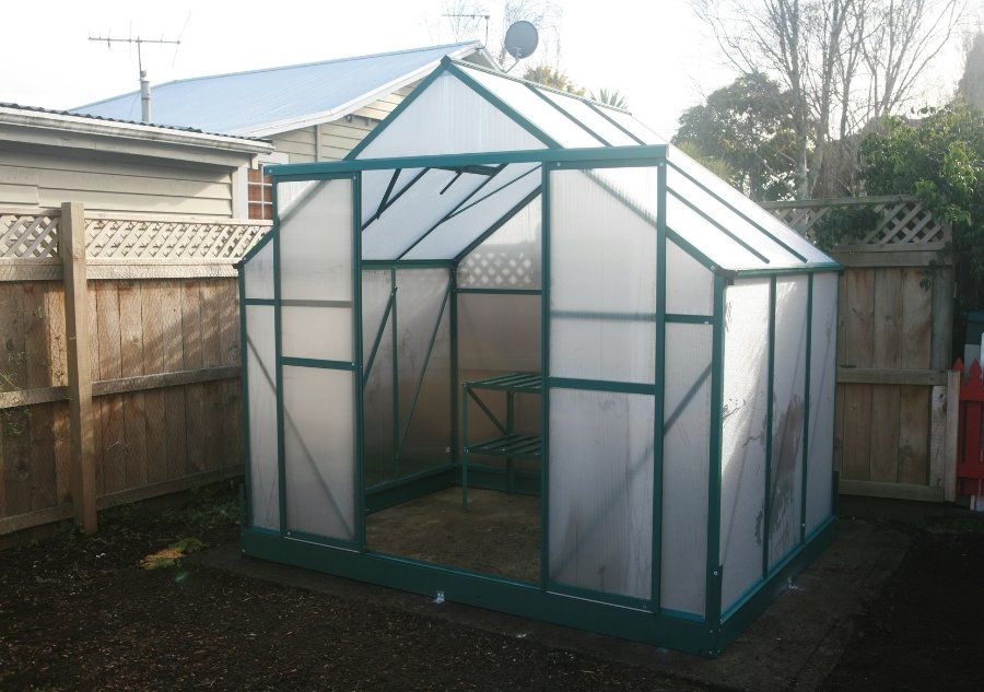 Medium greenhouse